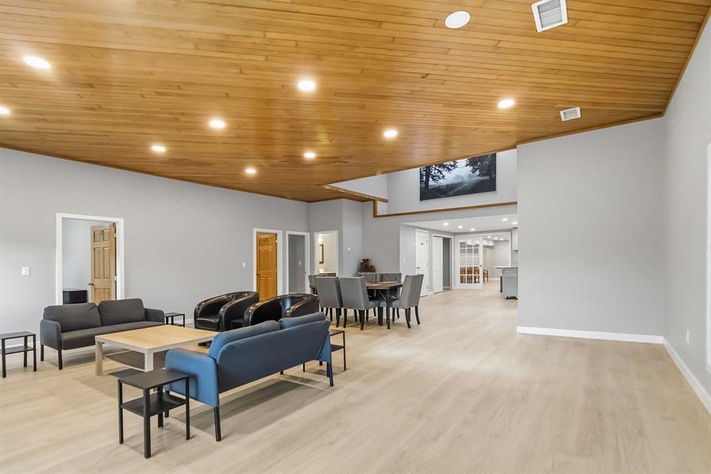 98 Hill Drive, Fort McMurray, AB