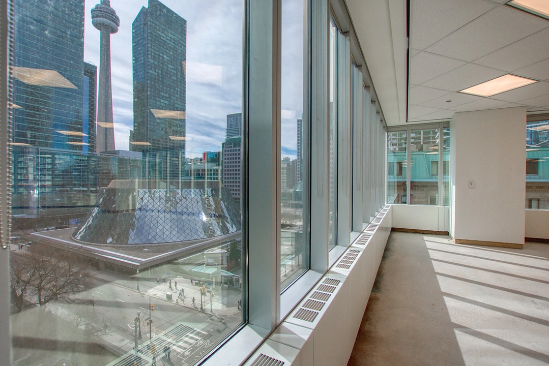 600 - 200 King Street West, Toronto, ON