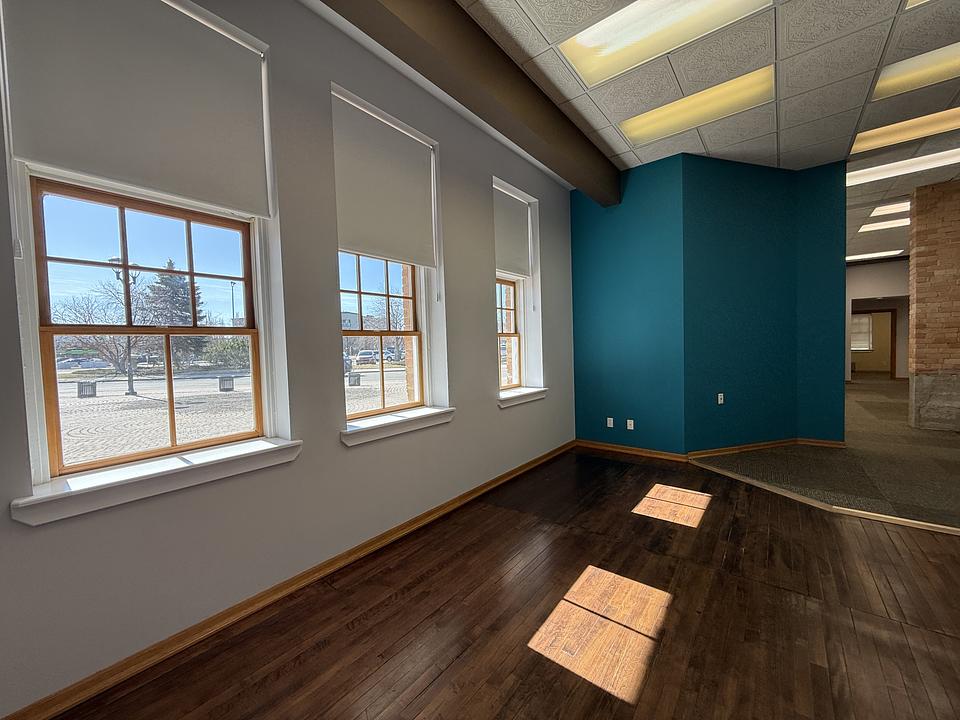1 - 5000 51 Avenue, Red Deer, AB