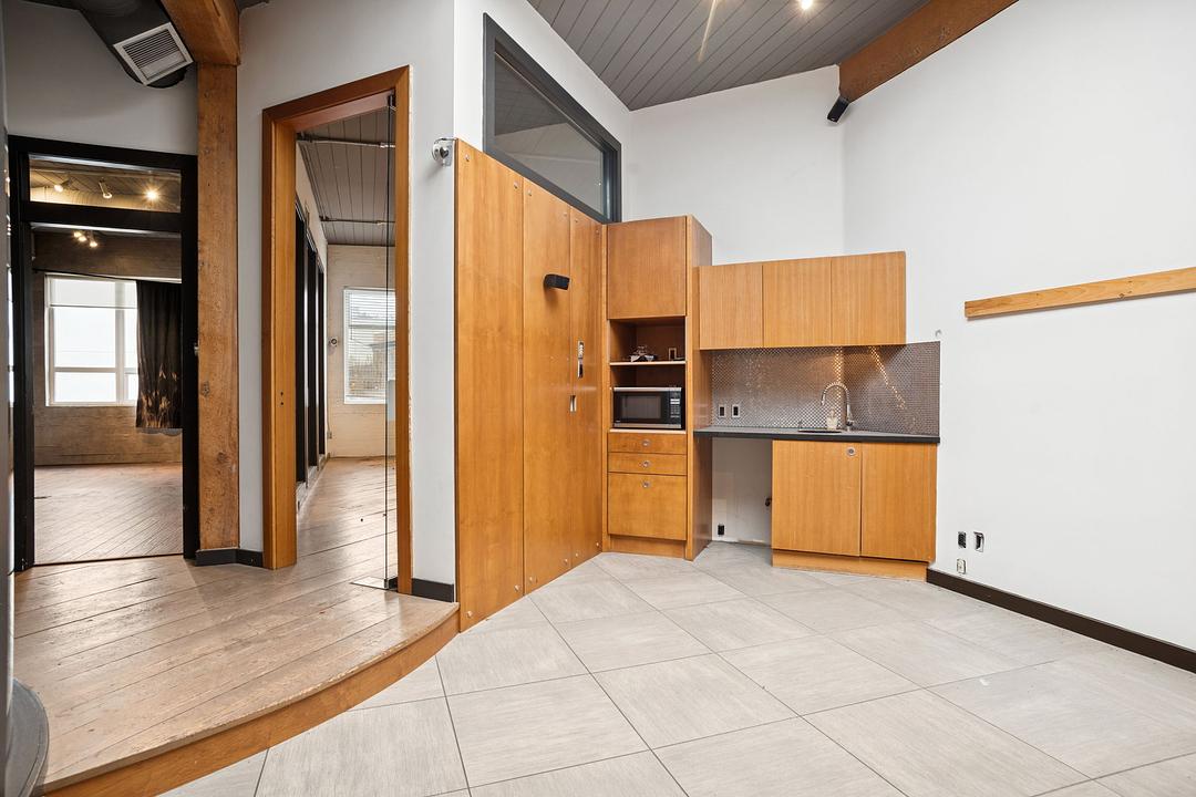 240 - 49 Dunlevy Ave, Vancouver, BC