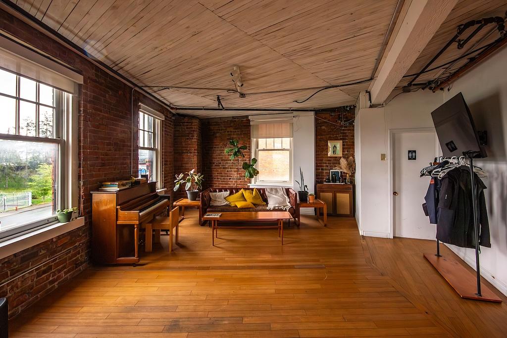 300 - 157 Alexander St, Vancouver, BC