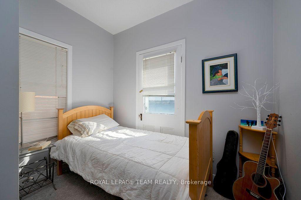 422 Donald B. Munro Drive, Ottawa, ON
