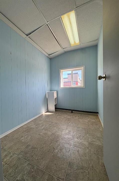 B - 6223 48 Avenue, Camrose, AB