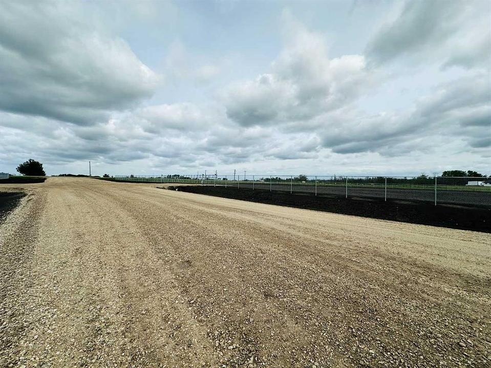 720049 RR63, Clairmont, AB