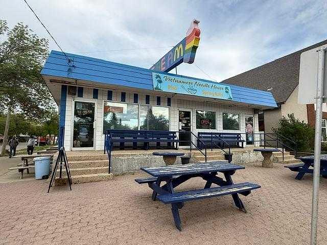 202 2 Street West, Drumheller, AB