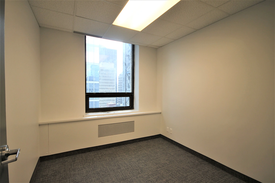1304 - 330 Bay Street, Toronto, ON