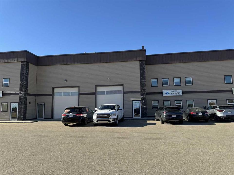 105 - 251 Spruce Street, Red Deer County, AB