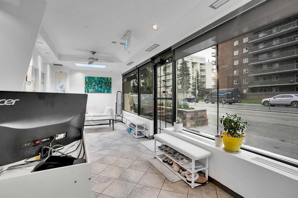 1330 12 Avenue Southwest, Calgary, AB