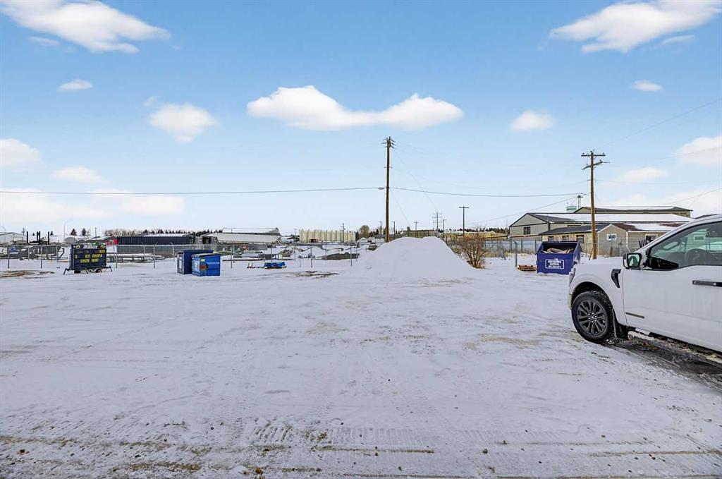 101 - 6116 46 Street, Olds, AB