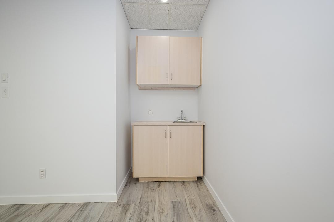 505 - 5881-5889 Cote des Neiges, Montreal, QC