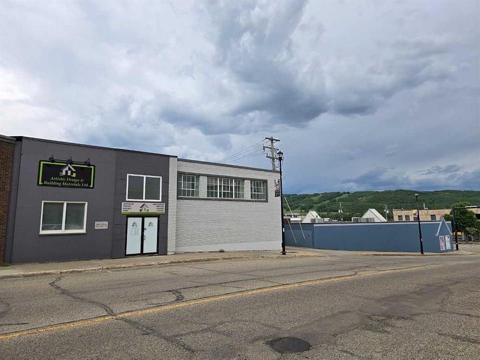 10009 100 Avenue, Peace River, AB