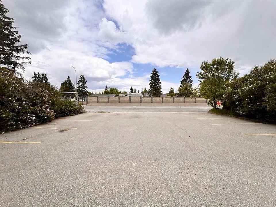 4131 Bow Trail Southwest, Calgary, AB