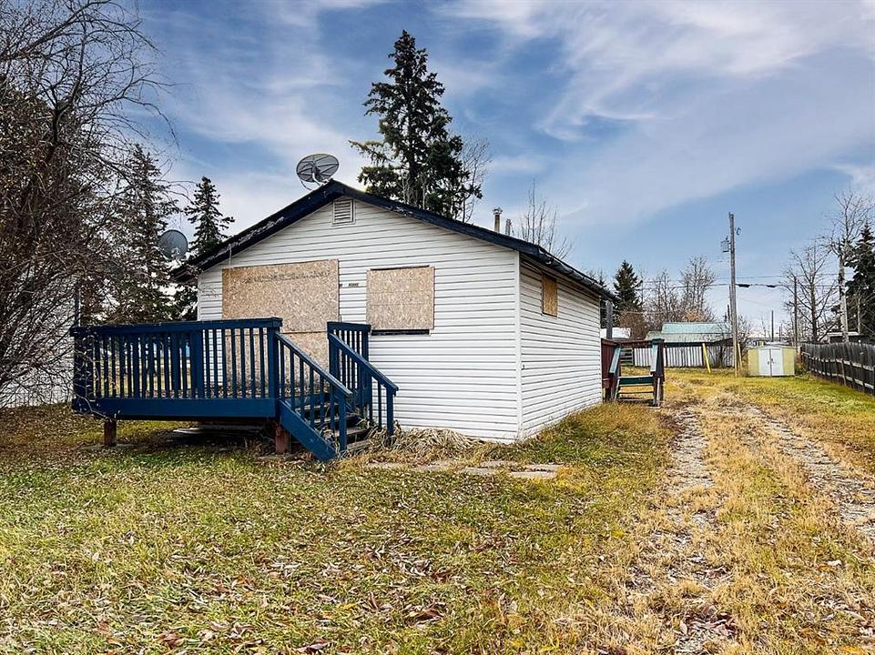 5302, 5304 & 5306 50 Avenue, Valleyview, AB