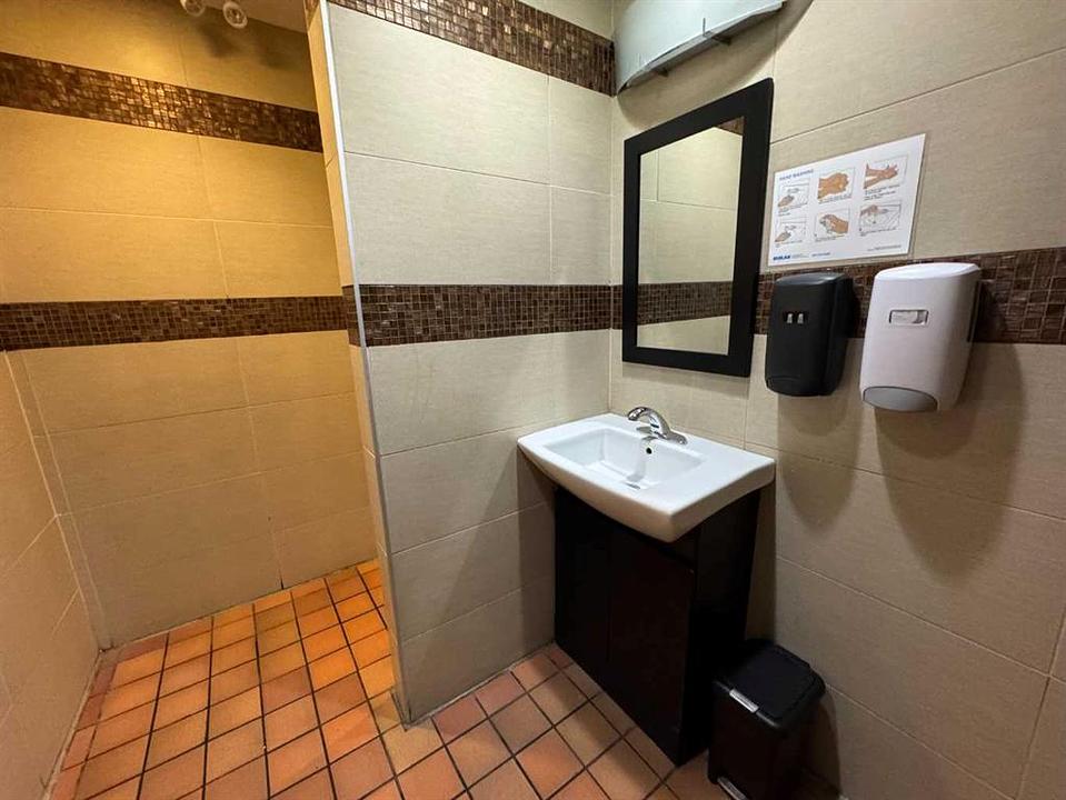 Q - 4710 17 Avenue Southeast, Calgary, AB