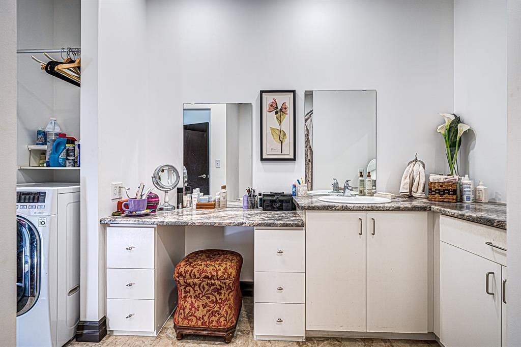 2602 50 Avenue, Lloydminster, AB