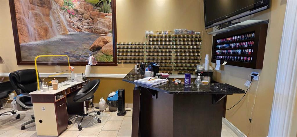 4 - 999 Macleod Trail Southeast, Calgary, AB