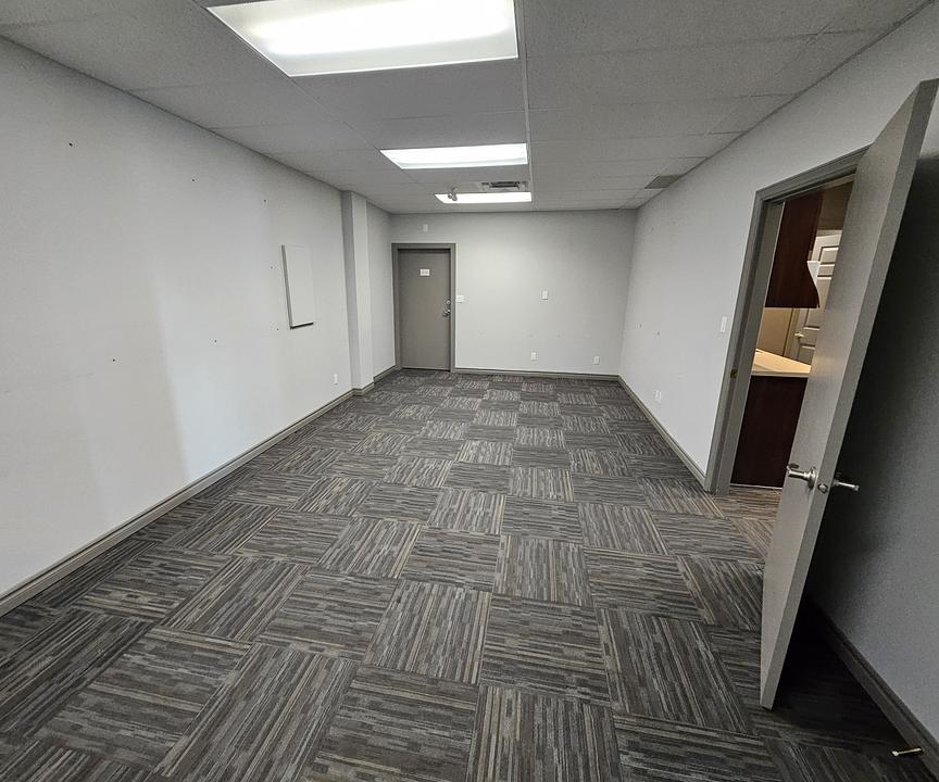 201 - 2430 King George Blvd, Surrey, BC