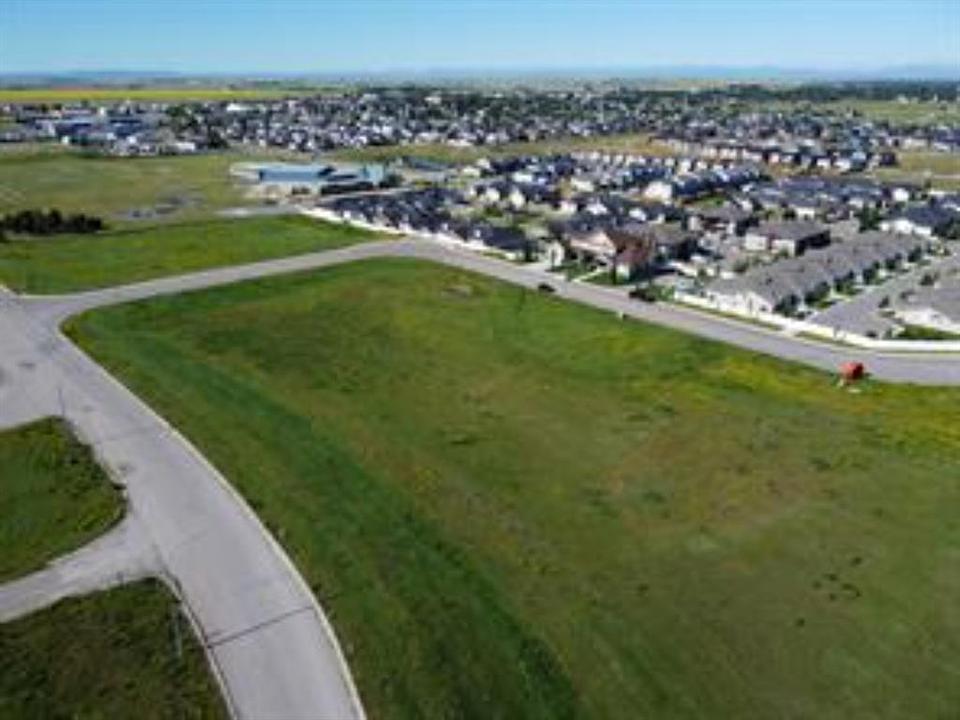 24 Street South East, High River, AB