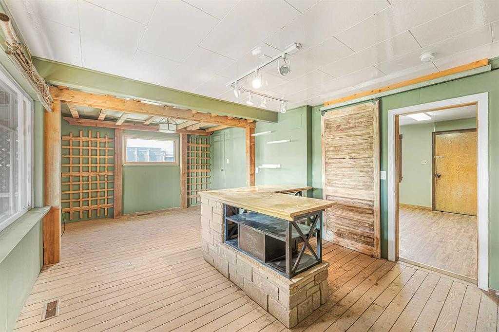 125 River Avenue, Cochrane, AB