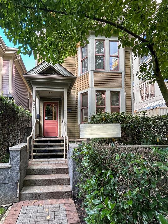 827 Hamilton Street, Vancouver, BC