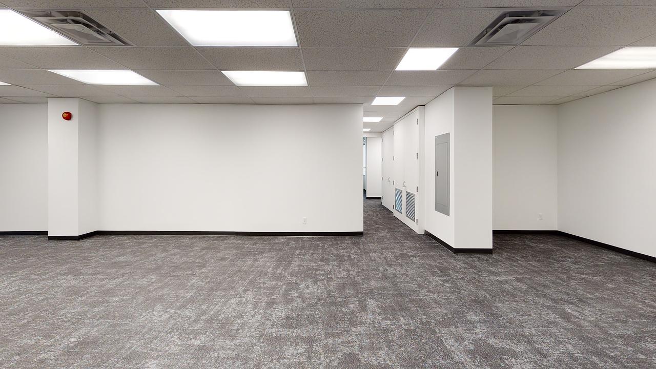 800 - 30 Eglinton Avenue West, Mississauga, ON