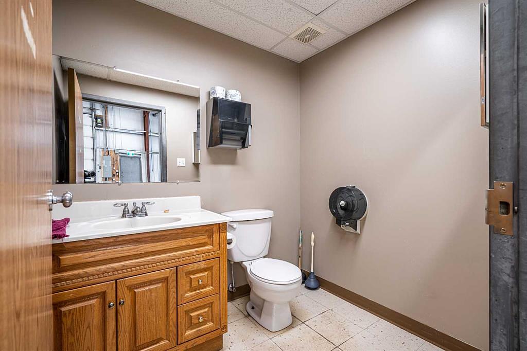 1,2,3 - 5914 51 Avenue, Lloydminster, AB