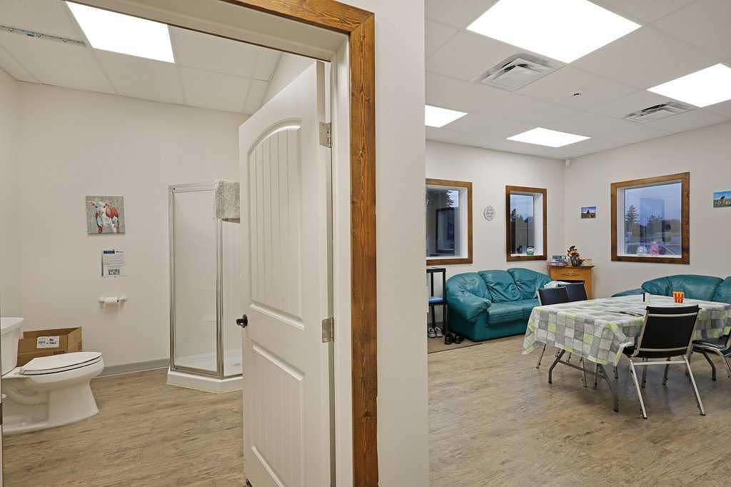 50 Upland Boulevard West, Brooks, AB