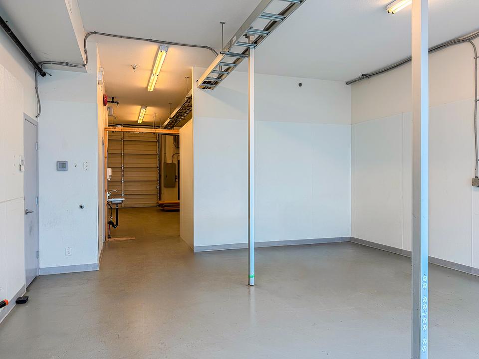 2028 - 2560 Shell Road, Richmond, BC