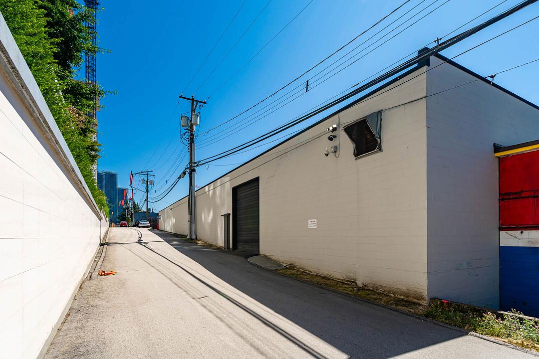Main & Mezz - 4415 Dawson St, Burnaby, BC