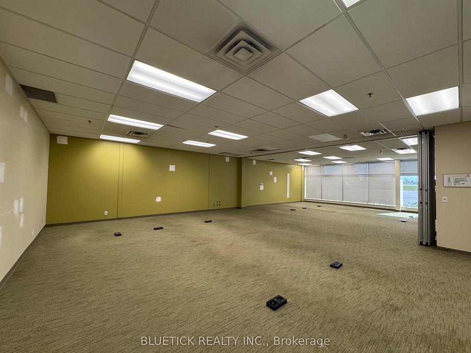 6 - 80 Courtneypark Drive West, Mississauga, ON