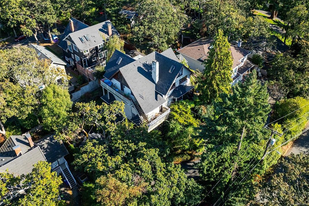 1043 Belmont Avenue, Victoria, BC