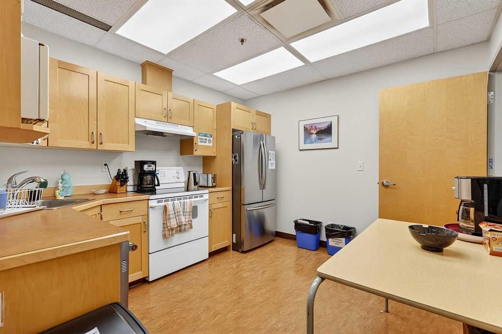 140 - 5700 1 Street Southwest, Calgary, AB