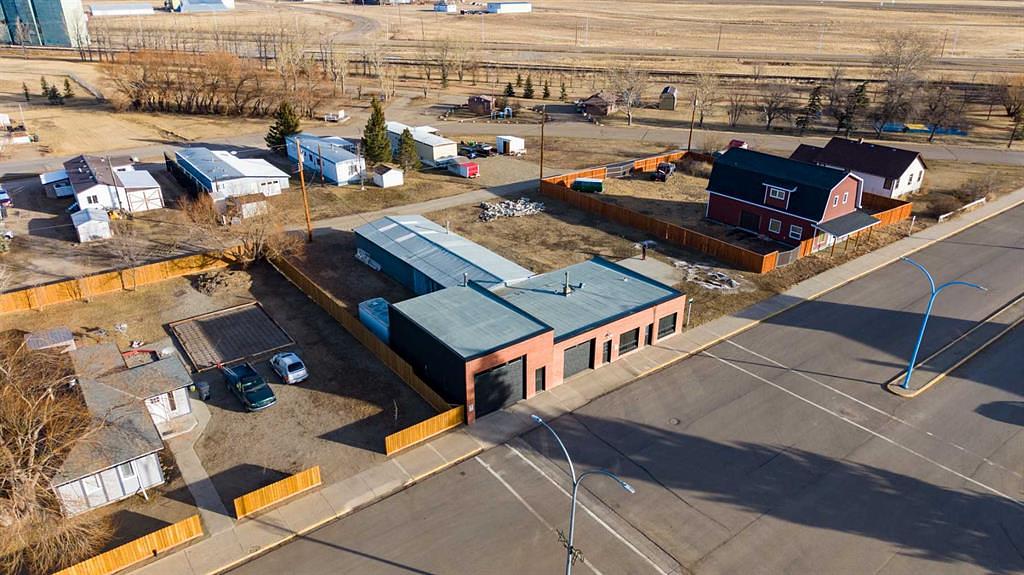 111 4 Avenue, Warner, AB