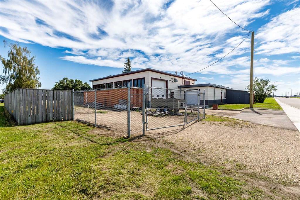 2460 36 Avenue, Springbrook, AB