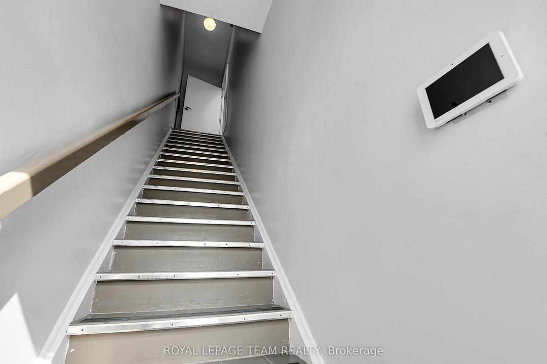 901 Somerset Street West, Ottawa, ON