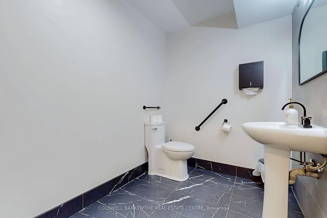 543 The Queensway South, Georgina, ON