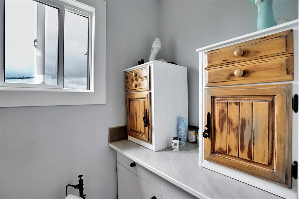 8-1415 sec 582 Highway, Didsbury, AB