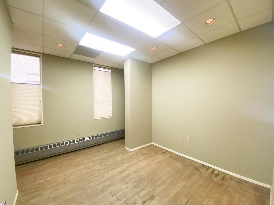 239, 249 - 241 5th Ave N, Saskatoon, SK
