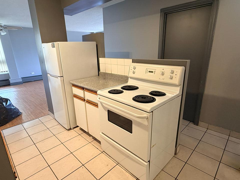 1133 17 Avenue Northwest, Calgary, AB
