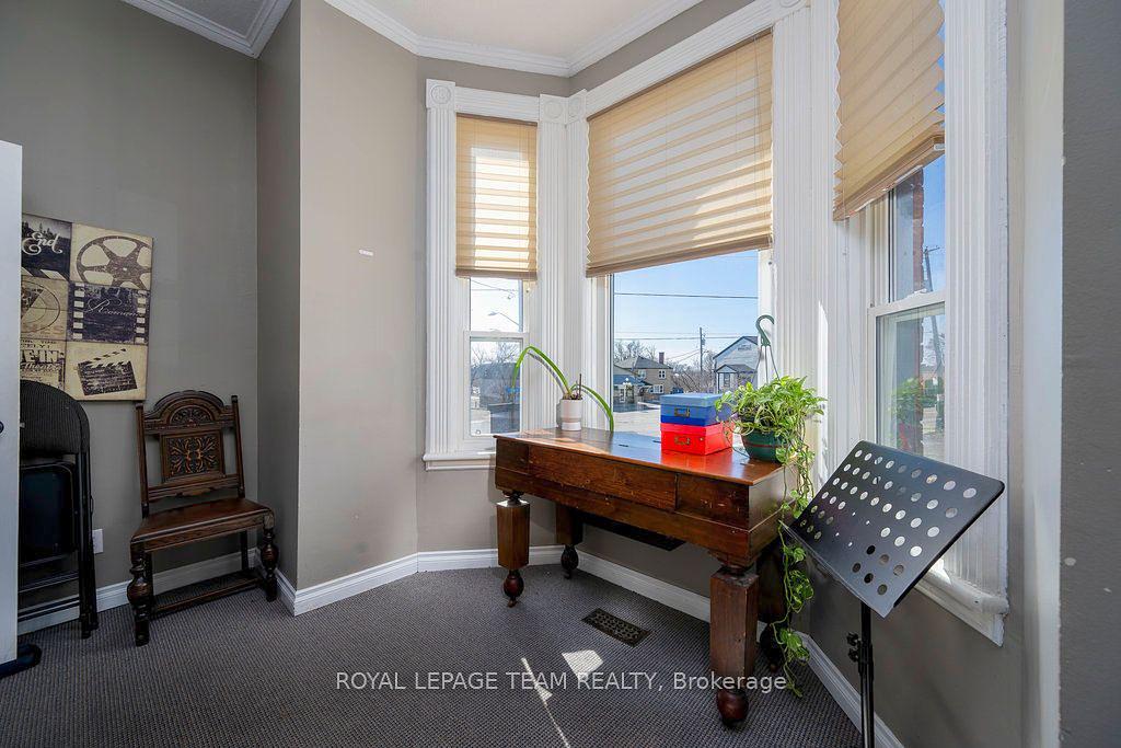 422 Donald B. Munro Drive, Ottawa, ON
