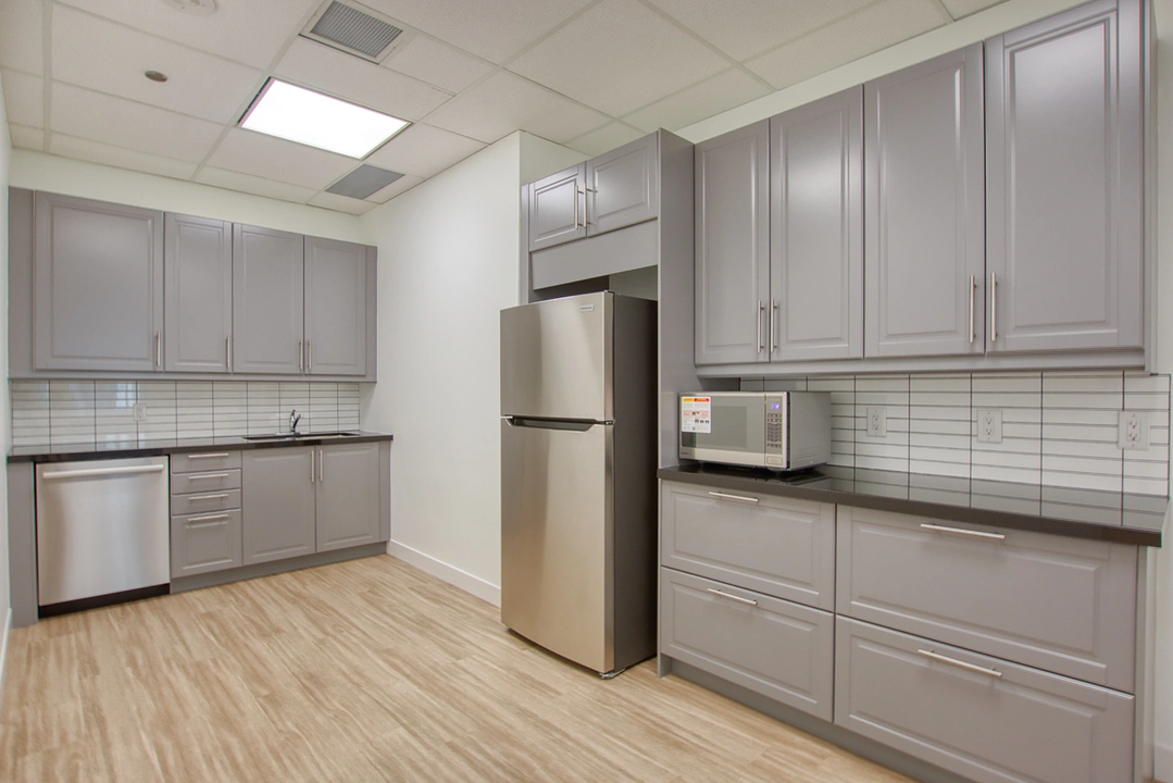 600 - 200 King Street West, Toronto, ON