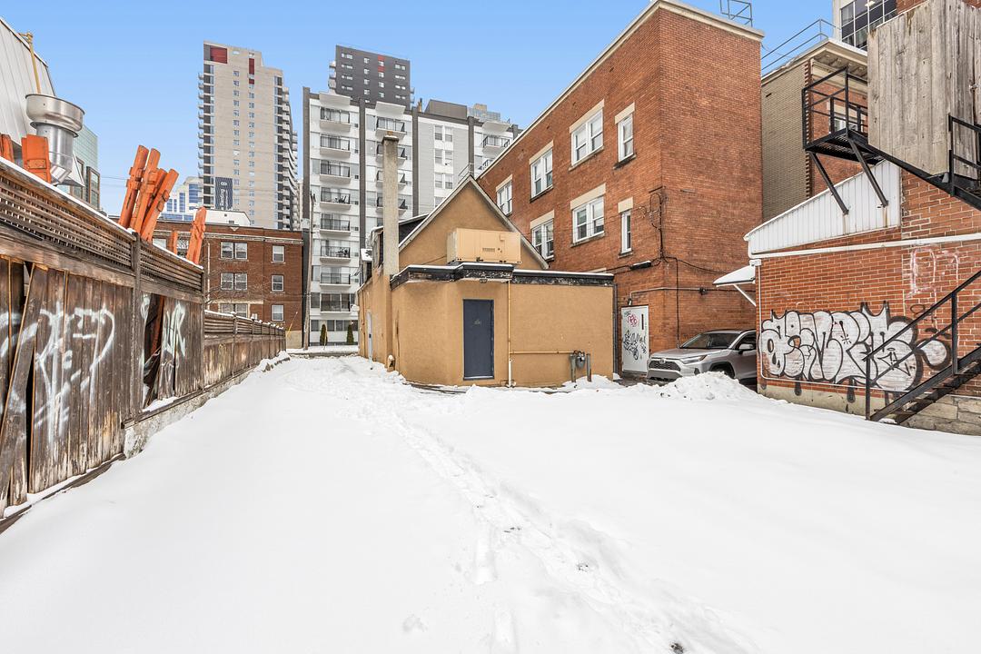 168 O'Connor Street, Ottawa, ON