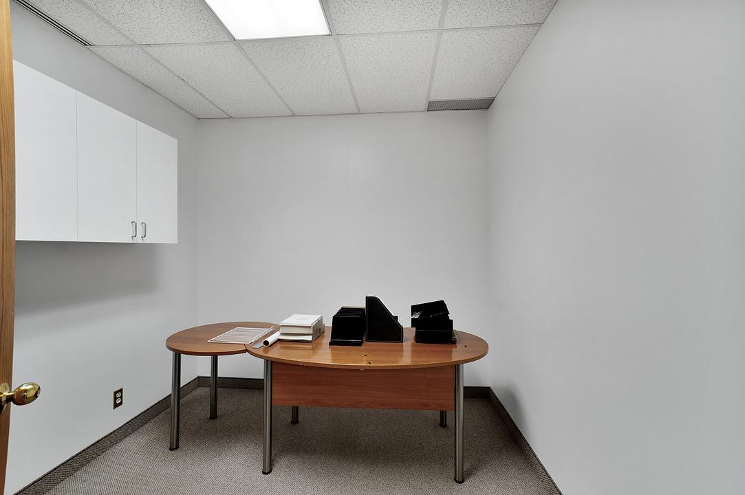 100 - 425 Boulevard de Maisonneuve, Montréal, QC