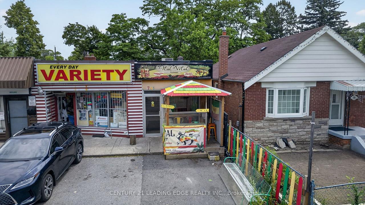 741 Pharmacy Avenue, Toronto, ON