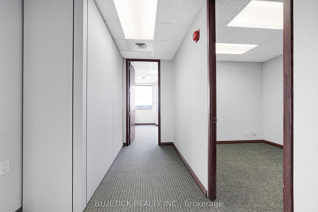 503 - 700 Dorval Drive, Oakville, ON