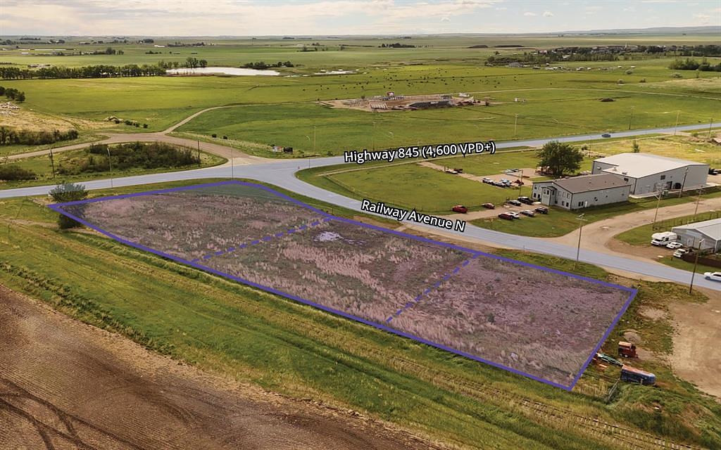305 East RR Street, Raymond, AB