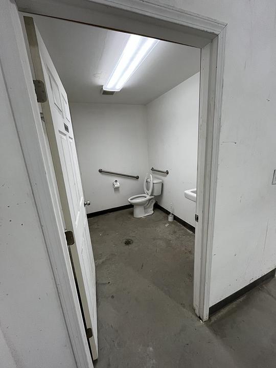 Bay 7 & 13 - 520 Solomon Dr, Regina, SK
