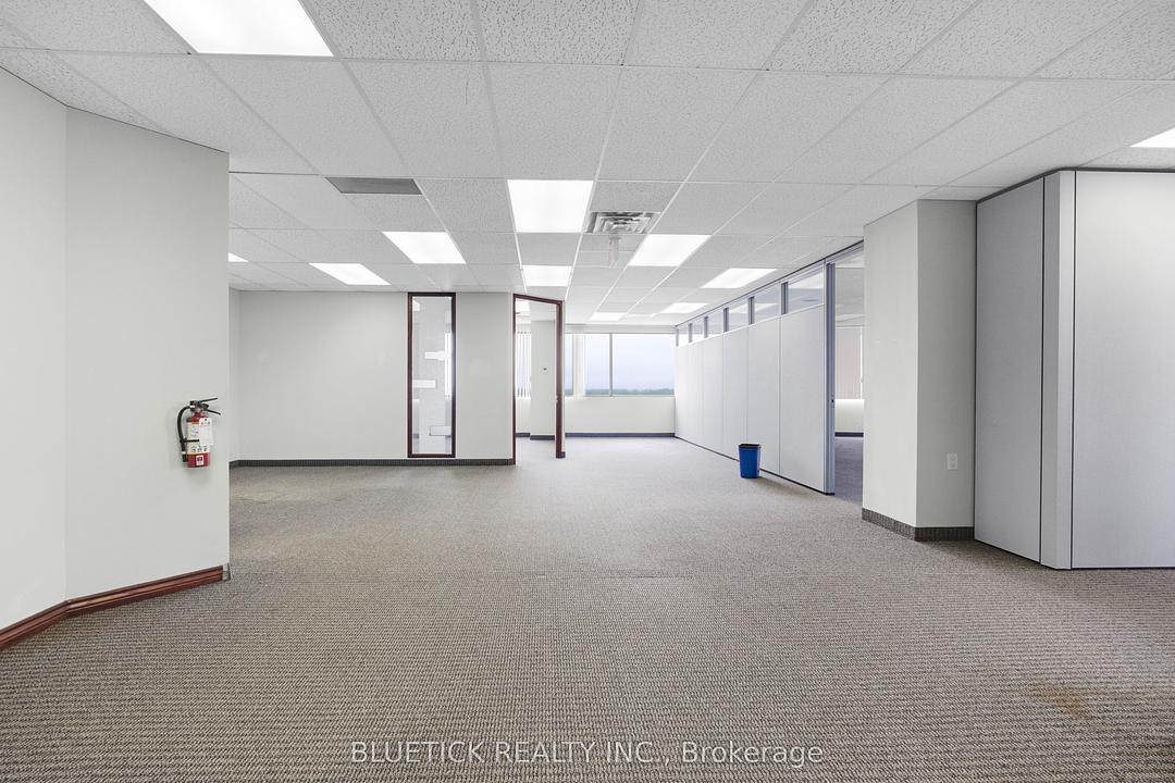 503 - 700 Dorval Drive, Oakville, ON