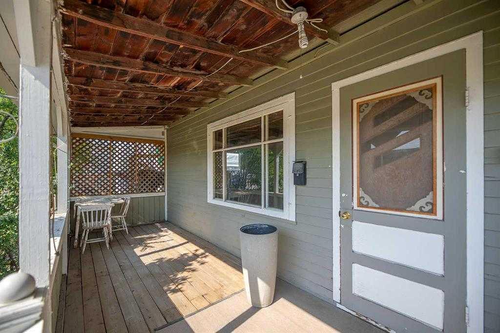 125 River Avenue, Cochrane, AB