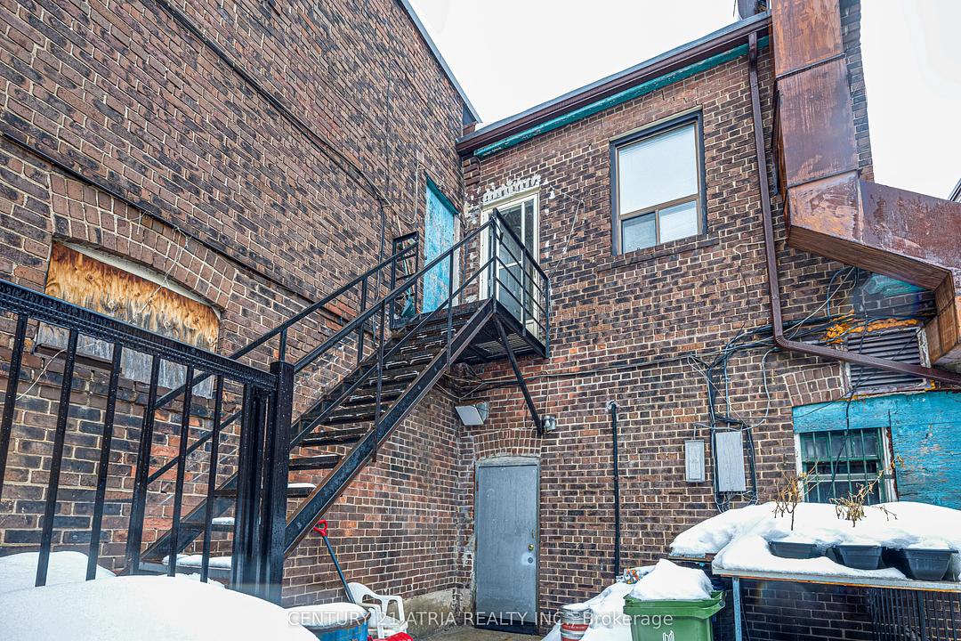 1564 Danforth Avenue, Toronto, ON